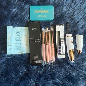 Luxie Rose Gold Brush Set with Makeup Essentials